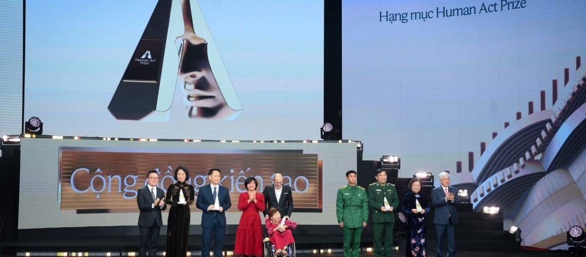 Phu_nu_hien_dai_NESCAFÉ Plan_doạt_giai_hanh_dong_vi_cong_dong_04