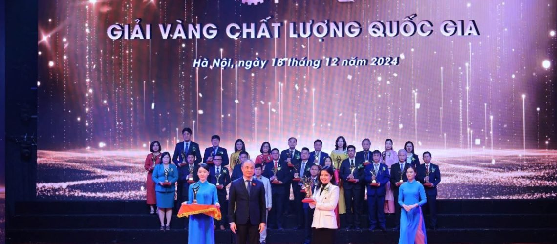 Phu_nu_hien_dai_nestle_nhan_giai_vang_chat_luong_02