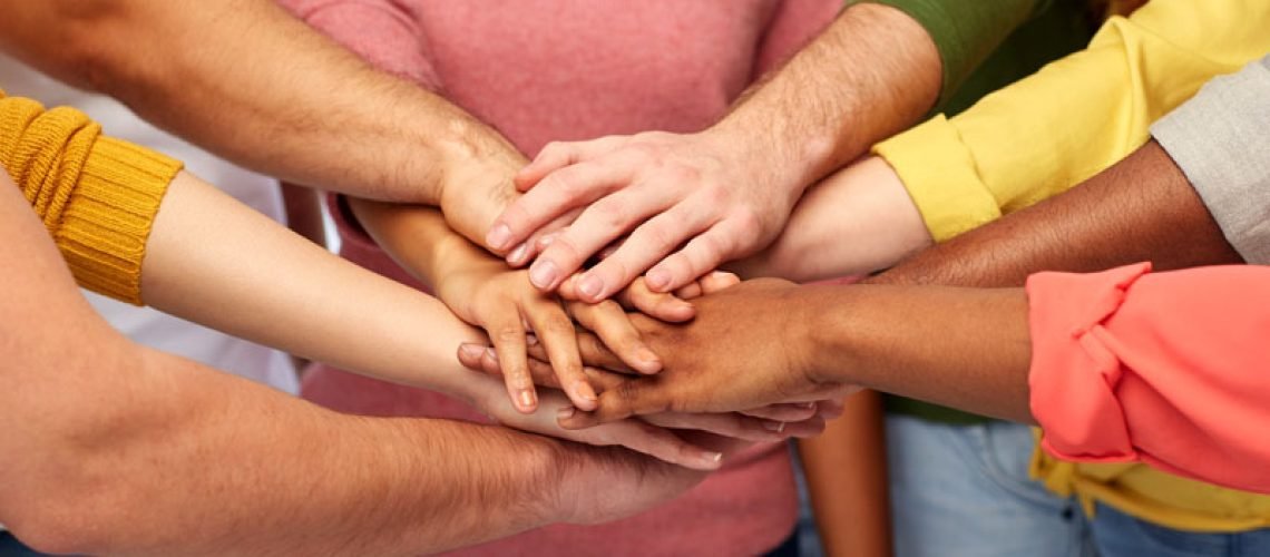 banner-people-hands