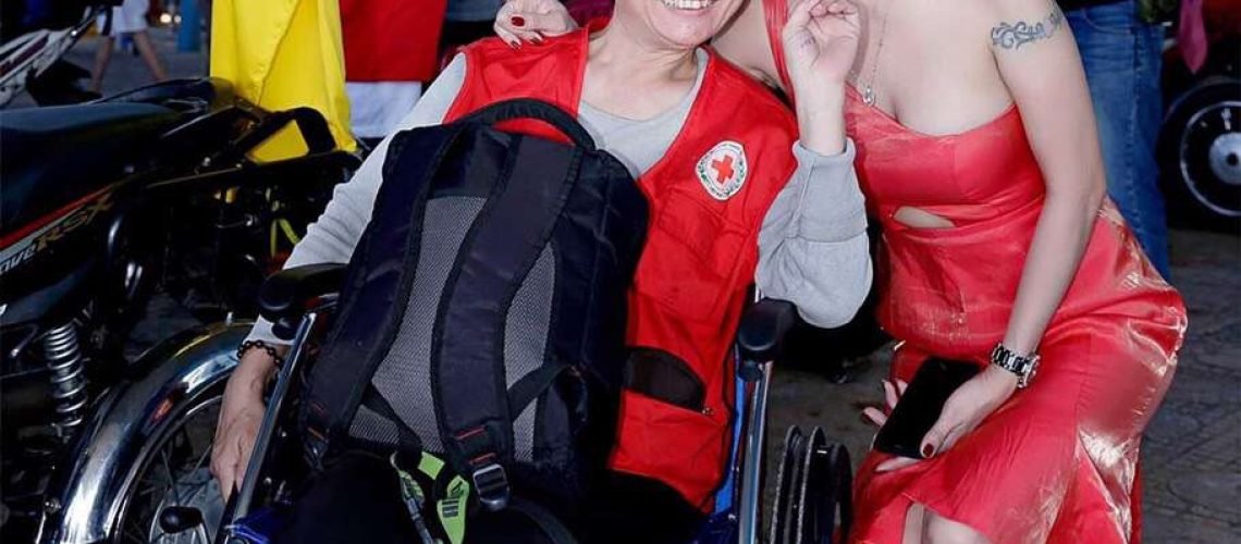 ca-si-nguoi-mau-dinh-dinh-5